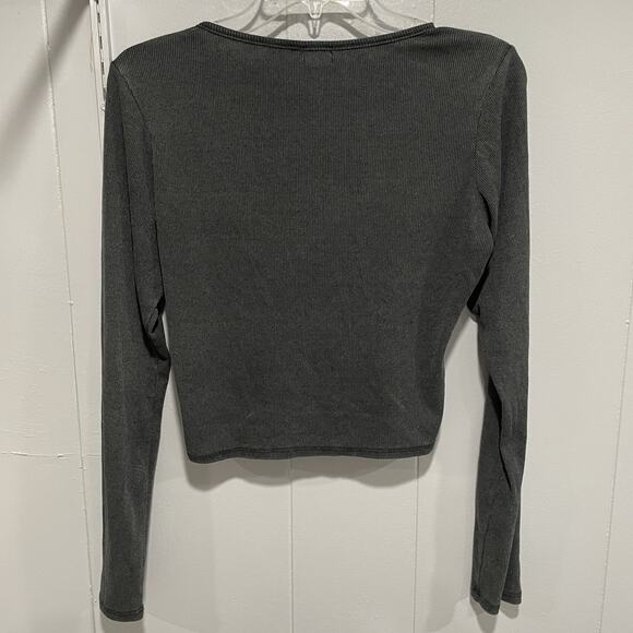 Tillys Womens Ribbed Crop Long Sleeve Tee Size Large Gray Fitted Boxy Skater - Picture 3 of 4